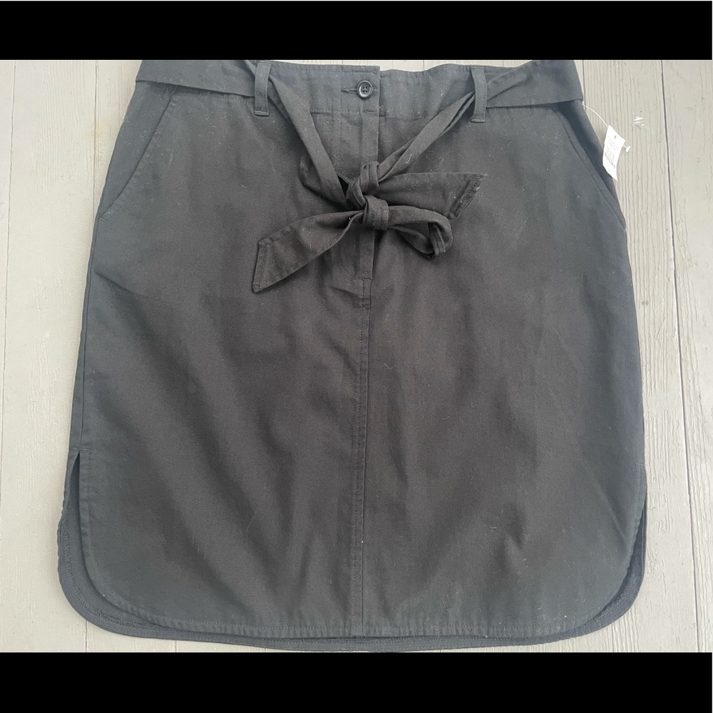 Talbots Black Stretch Curved Skirt Size 12 New